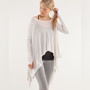 Lululemon ladies Enlightened Pullover. Medium. W3392S. No size tag attached